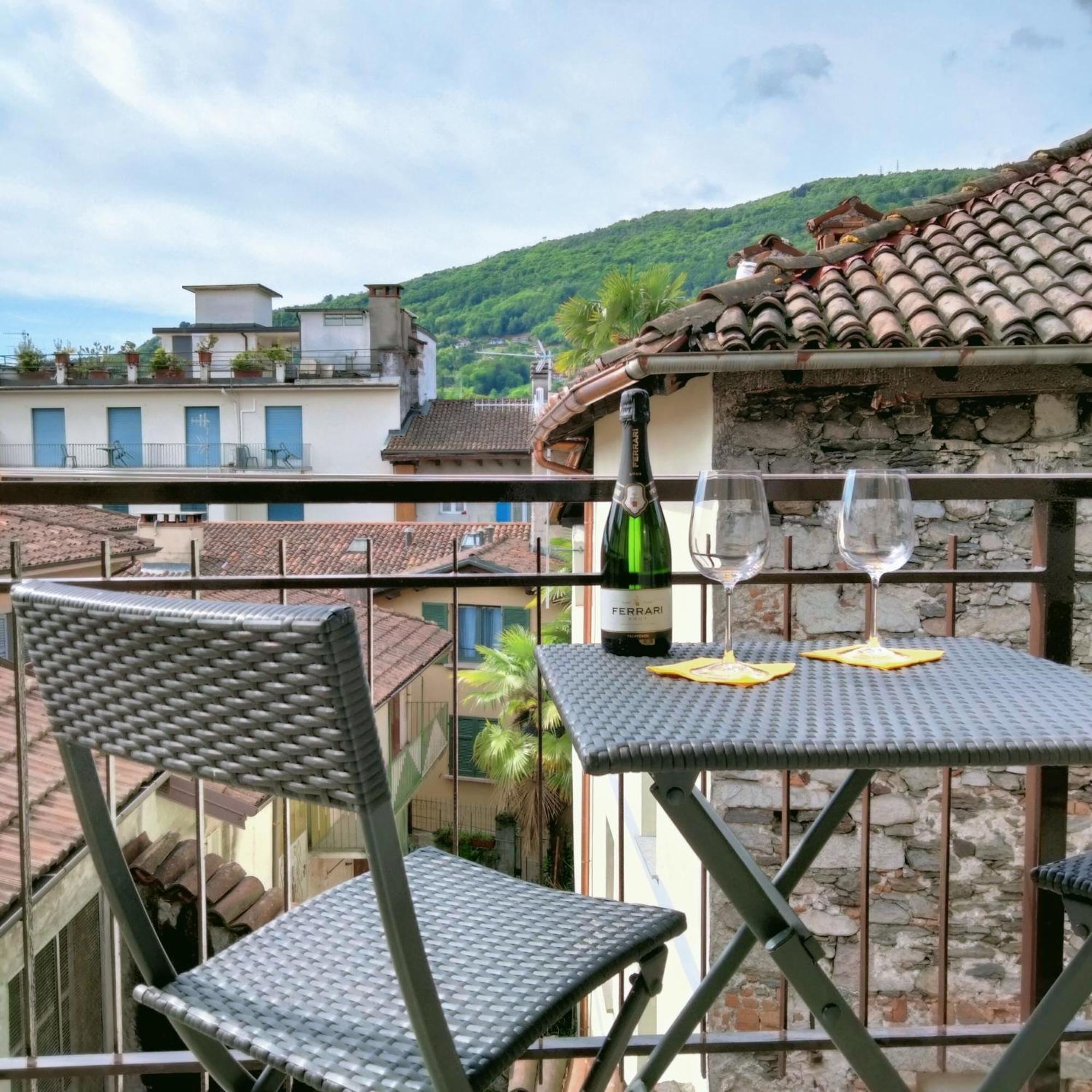 Doba House Lägenhet Baveno Exteriör bild